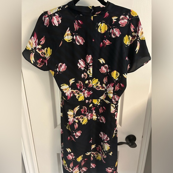 Floral Banana Republic Dress - Size 8 - Picture 2 of 2